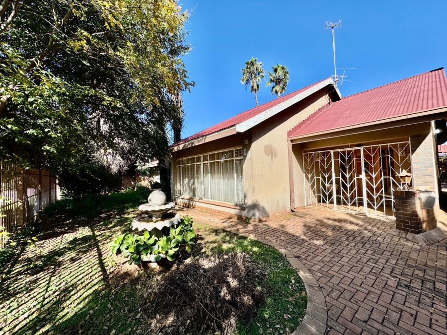 5 Bedroom Property for Sale in Potchefstroom North West